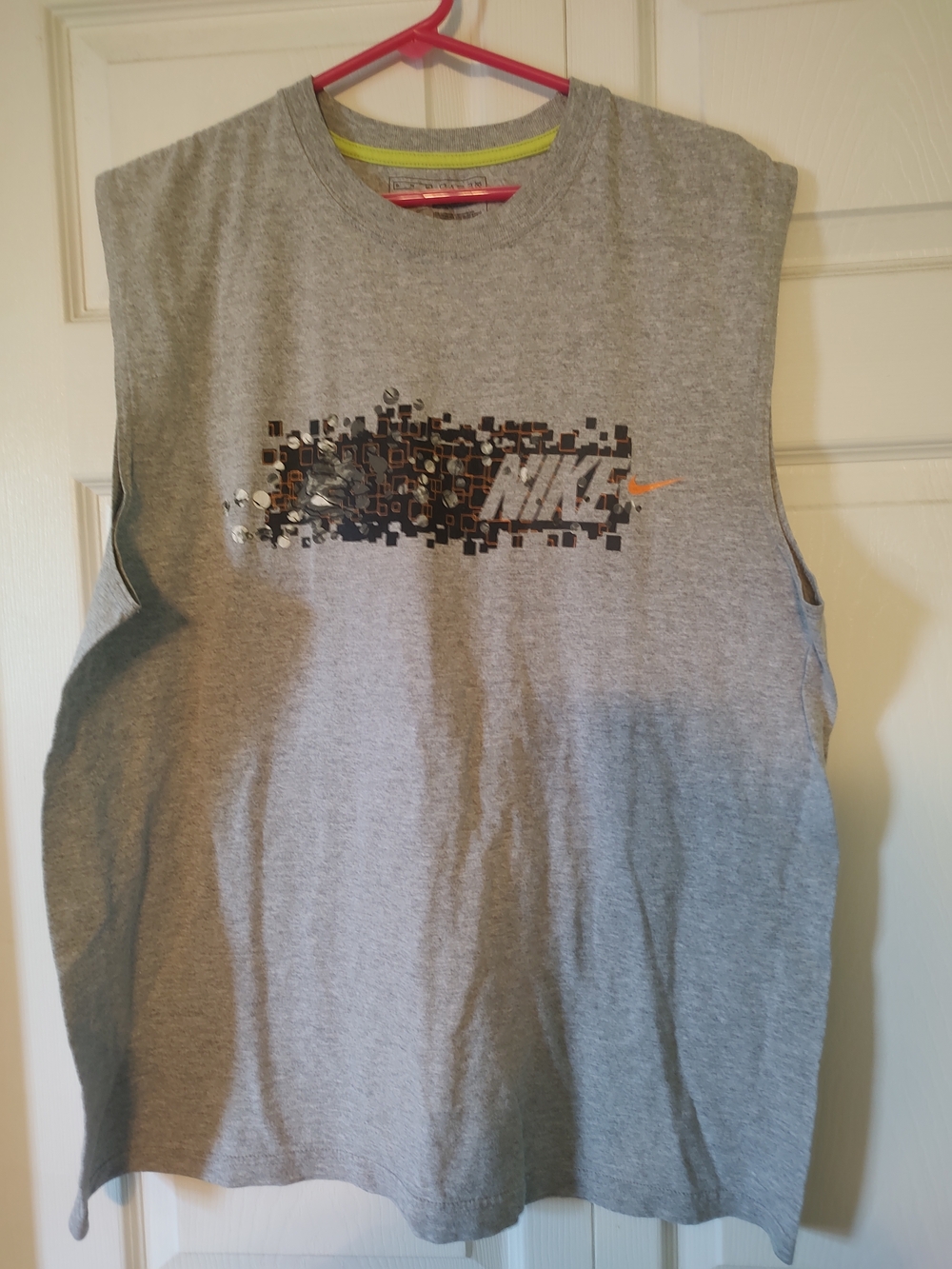 Nike Men's XL Gray Graphic Print Logo Sleeveless Crew Neck Pullover Tank Top